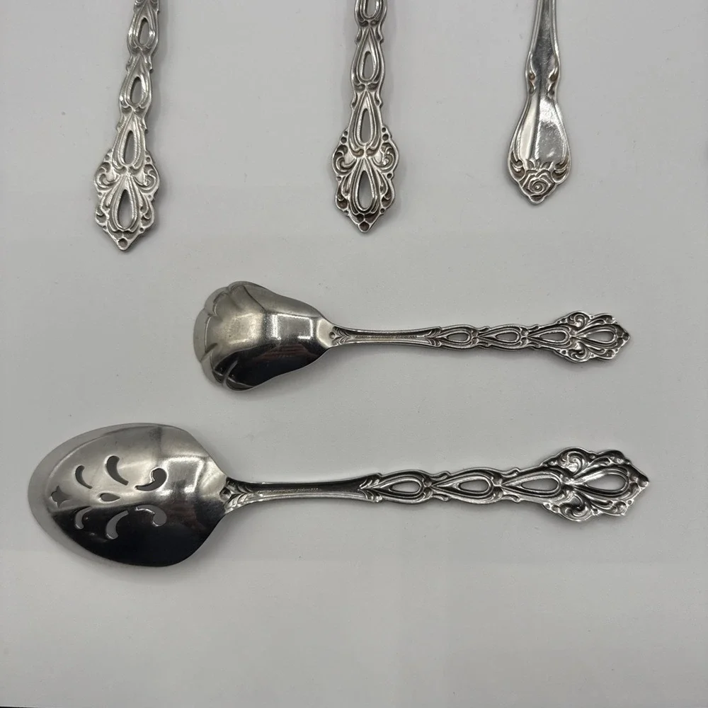 Oneida Chandelier 10 Different Pcs Dinner Fork + Community Stainless Flatware